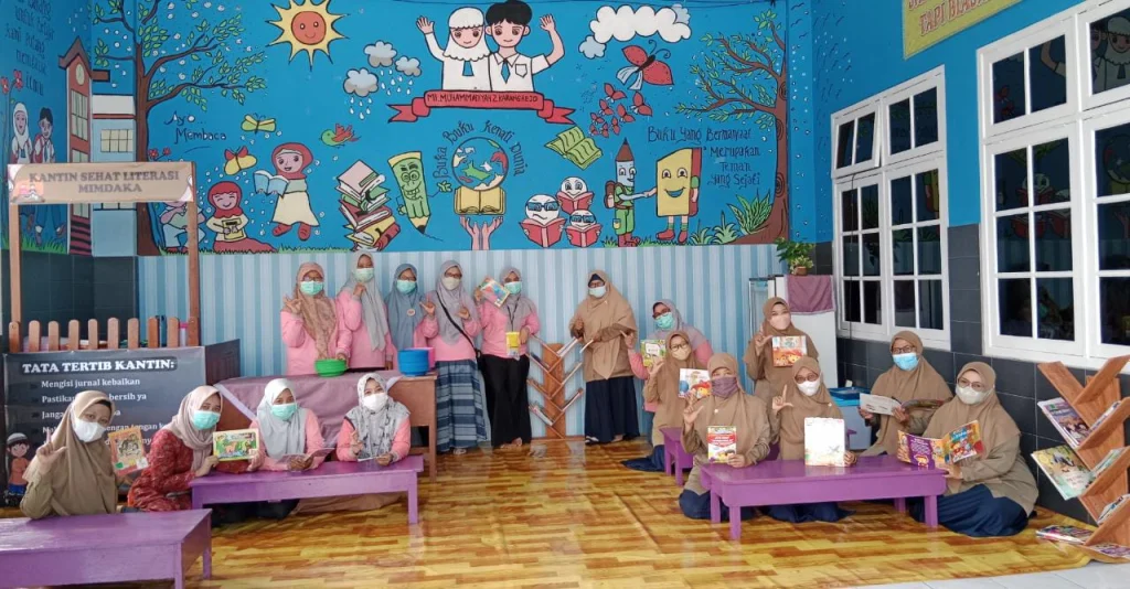Ada Kantin Sehat Literasi di Mimdaka