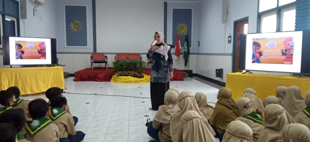 Orangtua Mengajar SD Mugeb Bicarakan Sekolah Sehat