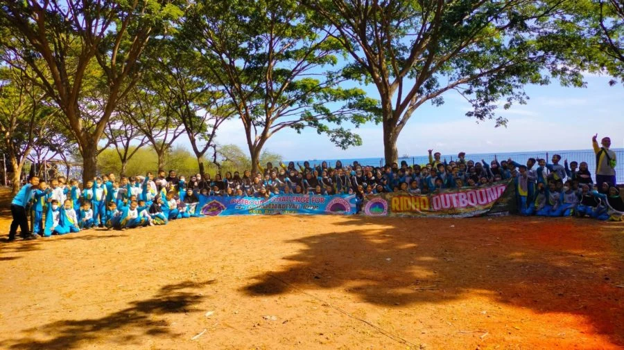 Siswa MIM Sapro Outbound di Paiton Resort