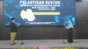 Dengan Isak Tangis, Rektor Baru UMG Berjanji Melanjutkan Program Almarhum Eko Budi Leksono