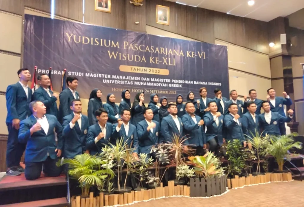 Lulusan Terbaik Program Pascasarjana UMG Ber-IPK 4,00 Dosen Universitas Negeri di Thailand