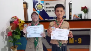 Dua Siswa MTsM 9 Wotan Panceng Juara Challenge Science Competition