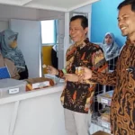 Tertarik Kantin Kejujuran SD Muda JOS Dukun, Juri LLSMS Beli Dadar Gulung