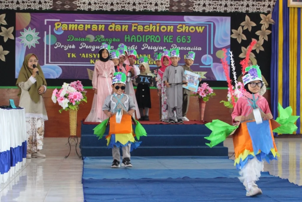 TK Aisyiyah 1 Kota Probolinggo Gelar Fashion Show dan Pameran Karya Siswa