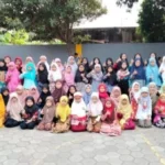 MI Mudipat Wotan Kompak Pakai Batik