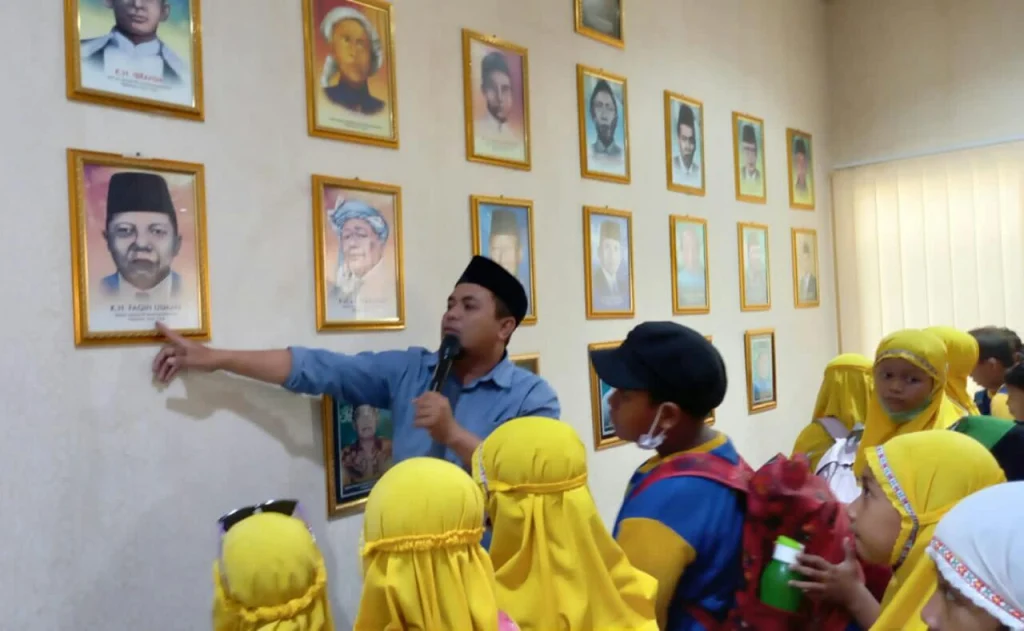 Pesan Ketua PDM Gresik pada Siswa Sekolah Kreatif Menganti