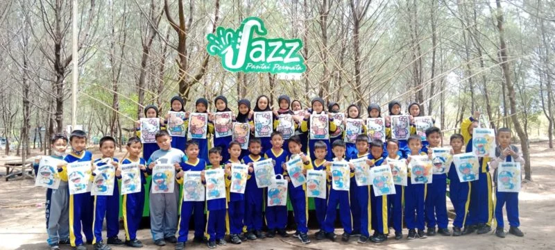 MIM 2 Kota Probolinggo Outing Class ke Pantai Permata Pilang