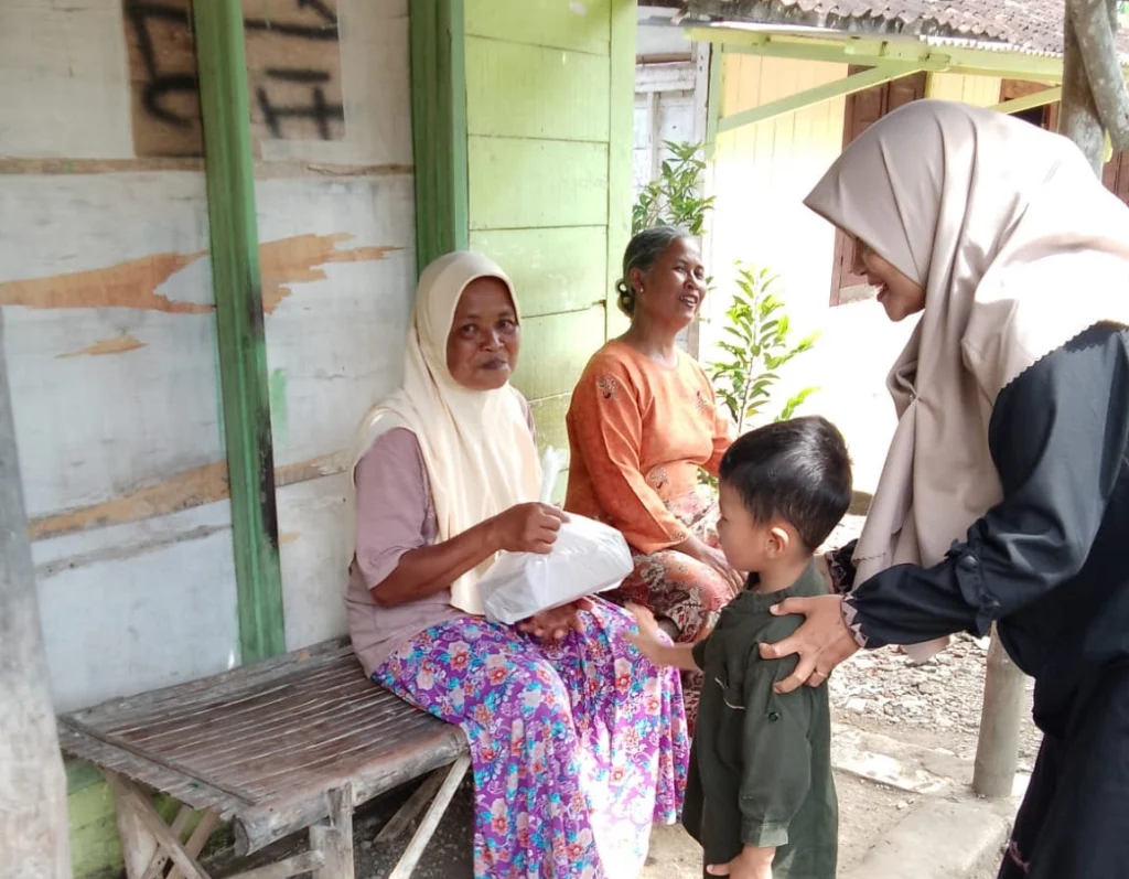 KB dan TK Aisyiyah Kenep Semarakkan Maulid Nabi dengan Aksi Nyata