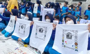 Spempat Surabaya Peringati Maulid Nabi dengan Melukis Kaligrafi