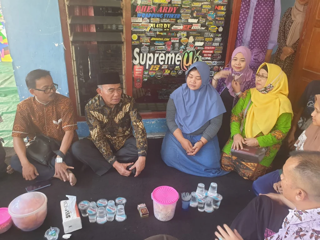 Orangtua Korban Tragedi Kanjuruhan Dapat Kartu PKH