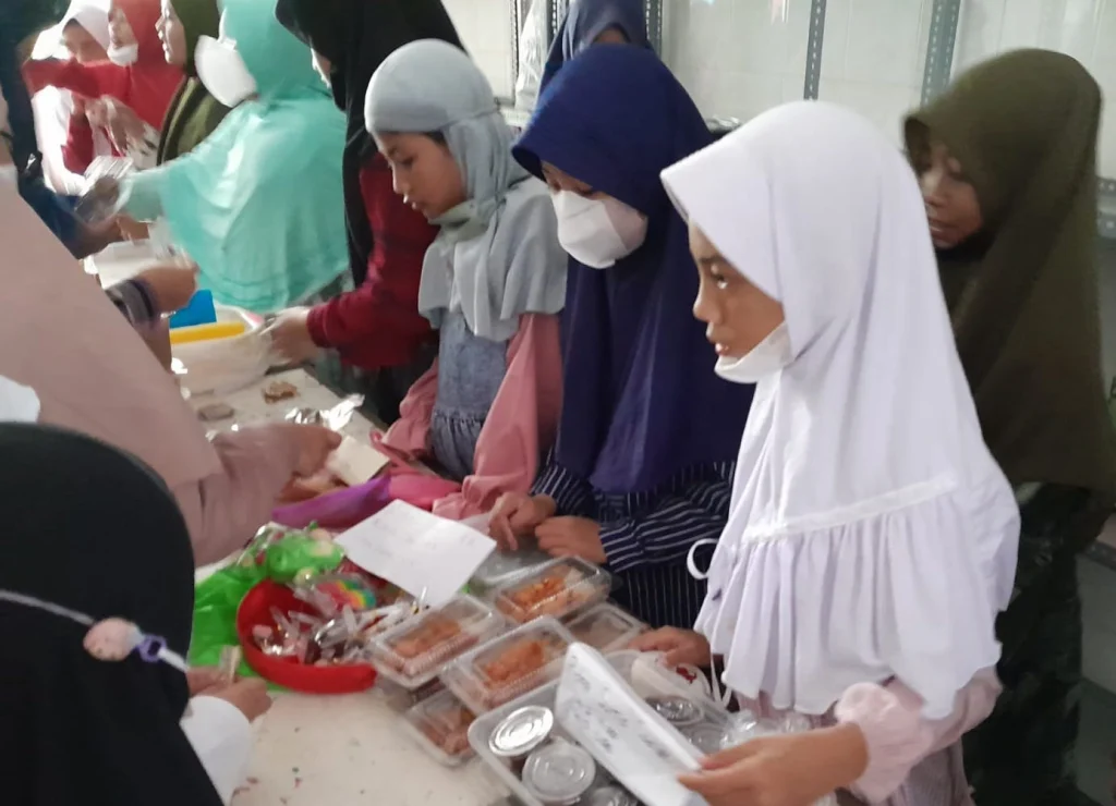 Belajar Bisnis di Entrepreneur Day SD Mugeb