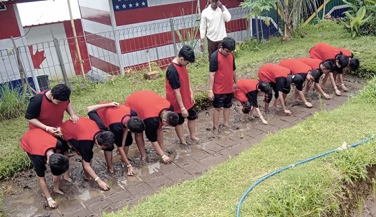 Sehari menjadi Peternak dan Petani di Kebun Pak Budi
