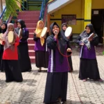 Pencak Silat dan Zamroh Sambut Juri LLSMS di SMP Mutiara dan Smamda Bawean