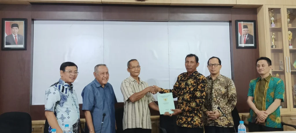 Keluarga Haji Mat Amin Wakafkan Tanah ke Umla dan PRM Datinawong