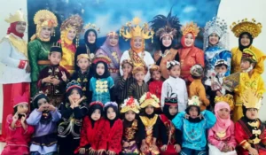 Hari Pahlawan, KB dan TK Aisyiyah 42 GBA Berpakaian Adat