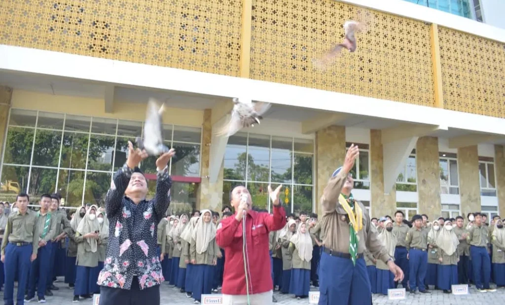 Smamsatu Gresik Resmi Meluncurkan PPDB 2023/2024