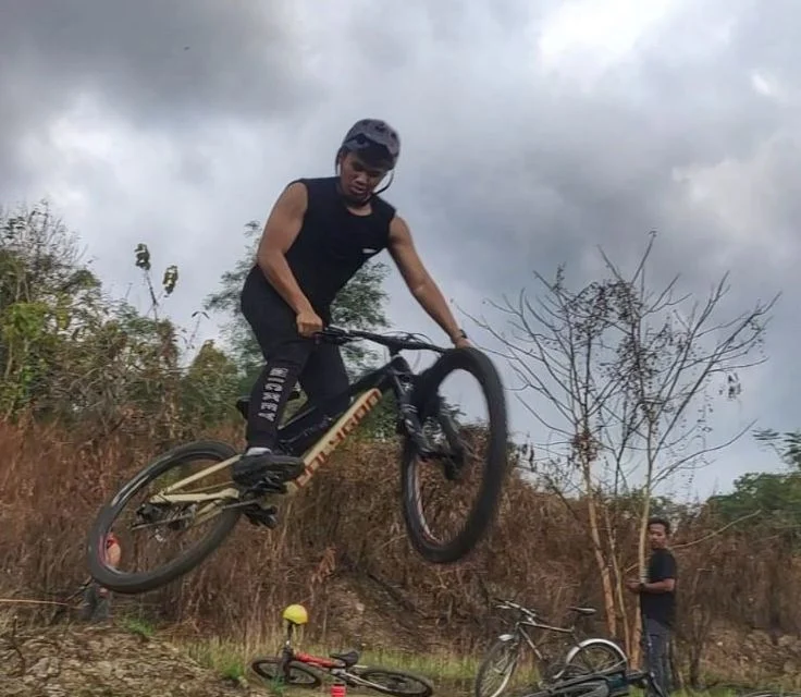 Dua Rider Smamsatu Juara Balap Sepeda Downhill