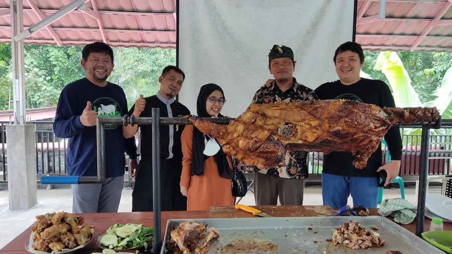 Kisah Penggembira Muktamar Dijamu Kambing Guling