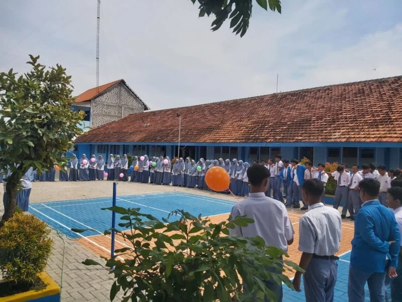 Ada Balon Kejutan untuk Guru Smala Dukun