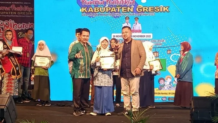 Cerita Siswa MTsM 9 Wotan Juara II Menulis Surat Cinta untuk Bupati