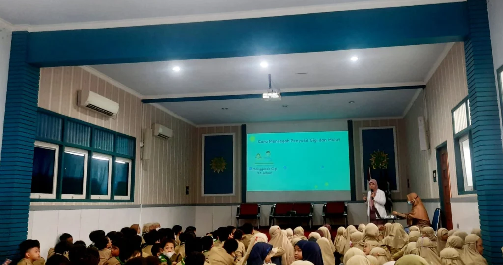 Siswa SD Mugeb Belajar bareng Dokter Gigi