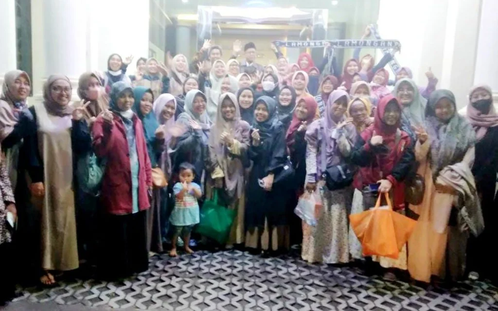 PWM Jatim Berangkatkan Dua Bus Peserta dan Penggembira Muktamar Nasyiah