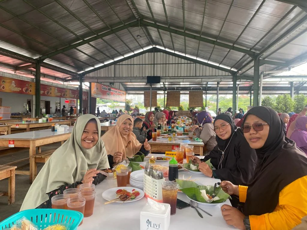 Sate Maranggi Kejutkan Kontingen Nasyiah Jatim