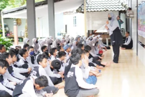 65 Siswa SDMM OWEH ke Kampung Inggris