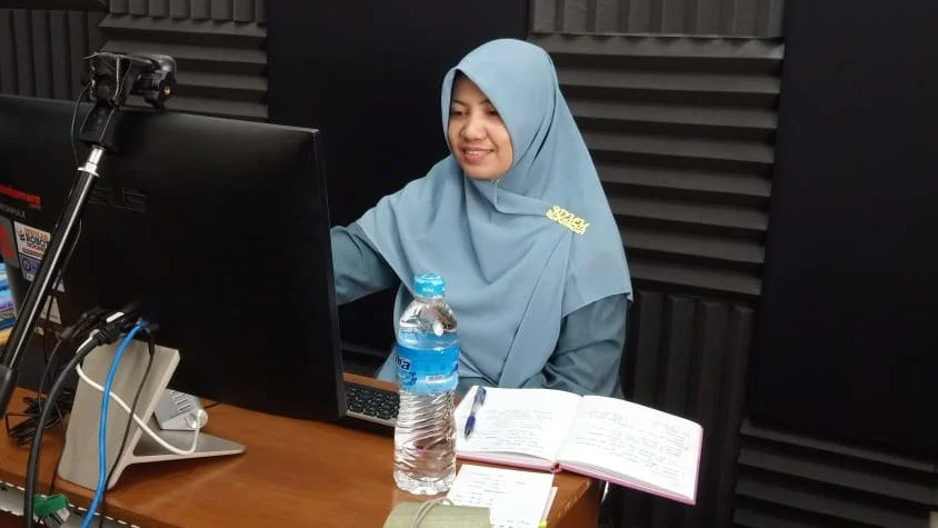 Ria Pusvita Sari Meraih Kepala Sekolah Inspiratif Acer Smart School Awards