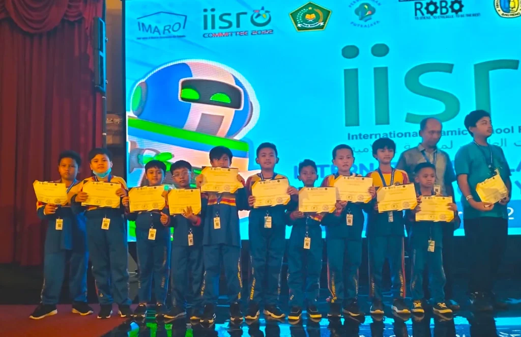 Prestasi Tim Mentari Robotik SDMM di Kompetisi Internasional IISRO 2022