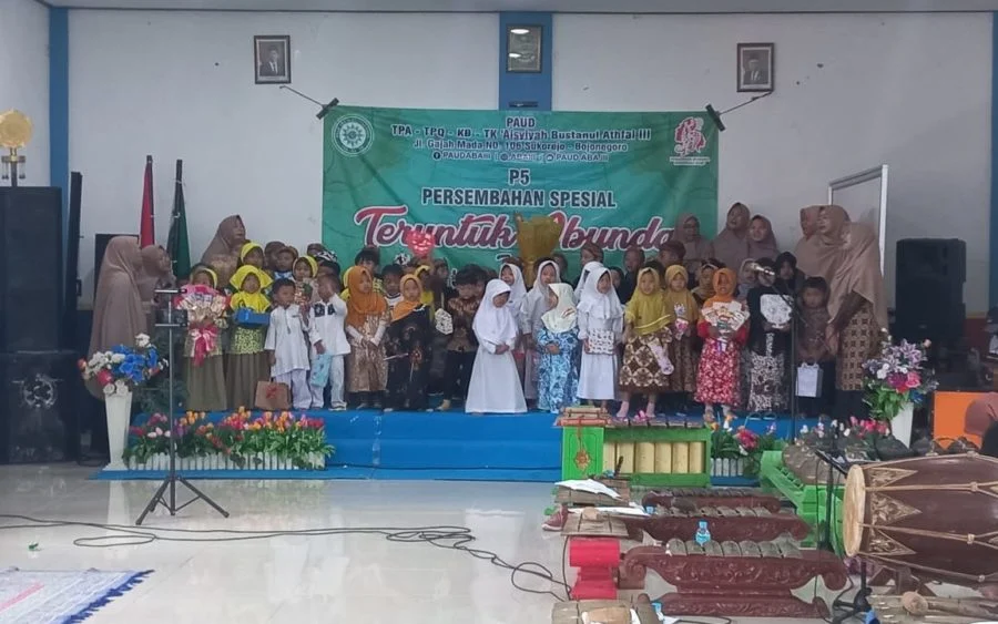 Menanamkan Karakter Hormat pada Orangtua sejak Dini