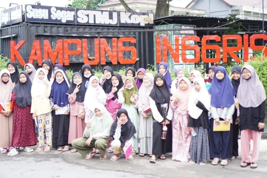 Kunci Bugar 65 Siswa SDMM 7 Hari Ngecamp di Kampung Inggris