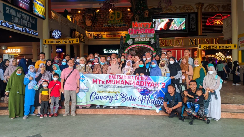 Madtsamuda Paciran Family Gathering ke Prigen dan Batu