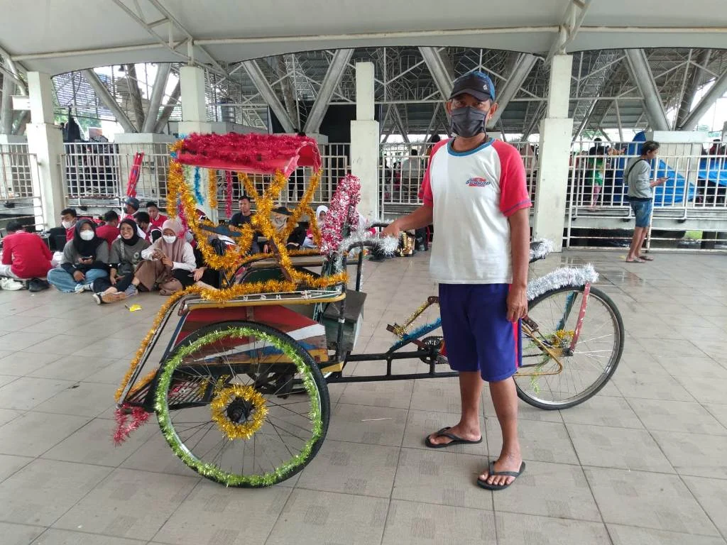 Becak Pak Sukir Membawa Drumben Gita Surya Persada TK Aisyiyah 36 PPI Juara