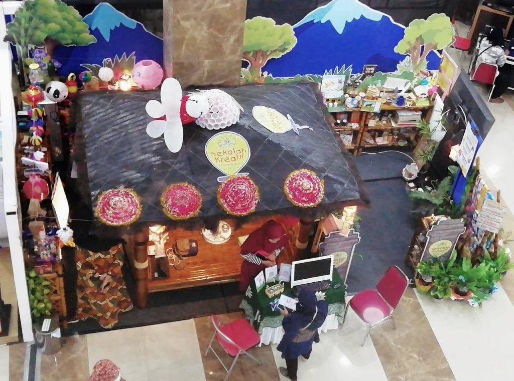 Ratusan Karya Siswa Sekolah Kreatif Baratajaya Meramaikan Pameran Pendidikan