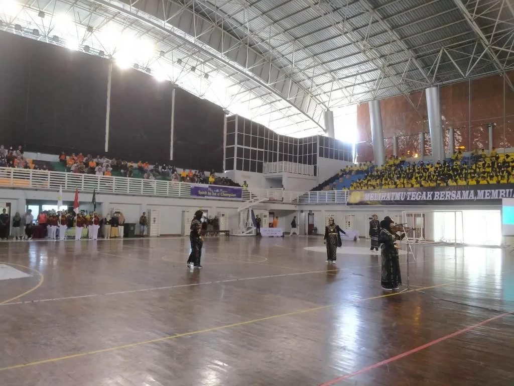 Berkostum Adat NTT, Musik Akustik Spemdalas Memeriahkan Fubamio