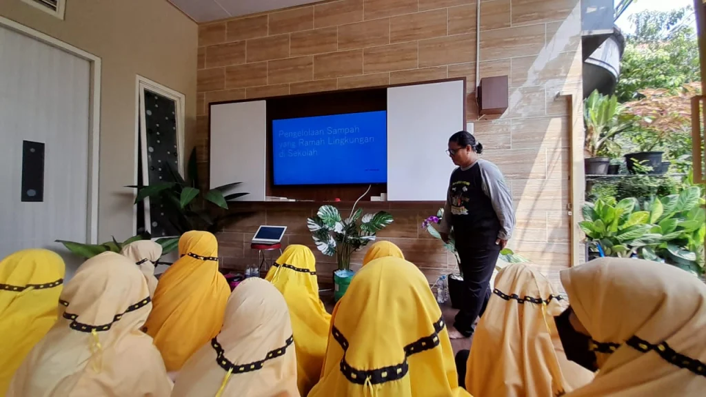 Ke Kampung Edukasi Sampah, Siswa Musasi Dapat Pengalaman Ini