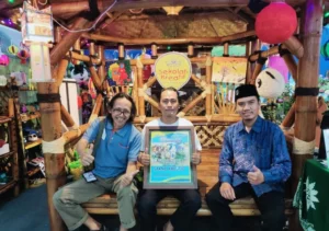 Lagi! Sekolah Kreatif Baratajaya Juara Stan Terkreatif
