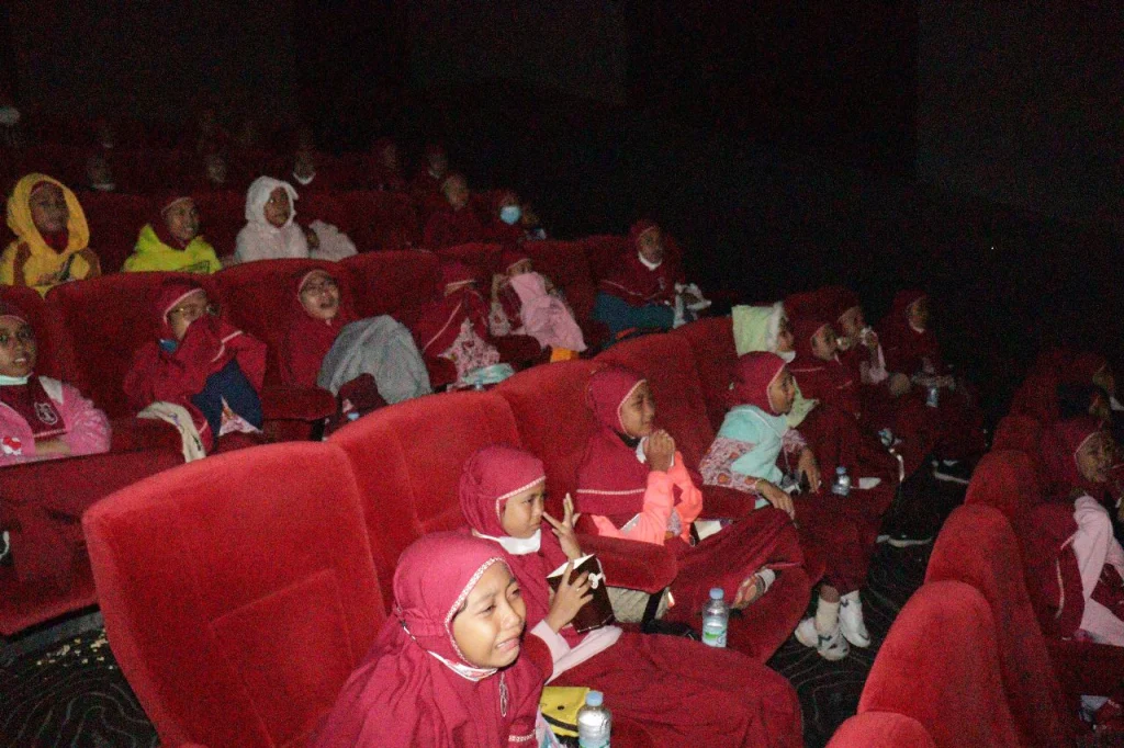 Jo, Tangisan Siswa SD Mudisa pun Pecah