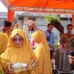 Mahasiswa asal Palestina Ikut Bagikan Bakso Gratis Lazismu