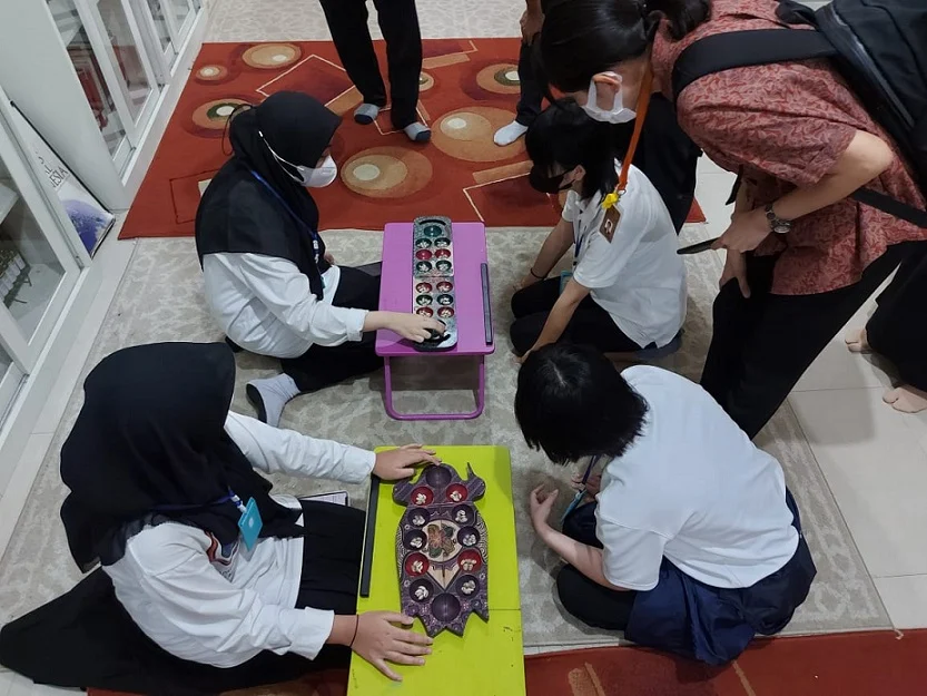 Keliling SMP Musasi, Siswa Sekolah Jepang Kaget Dapat Ini