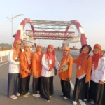 Menikmati Matahari Terbit dari Jembatan Suroboyo