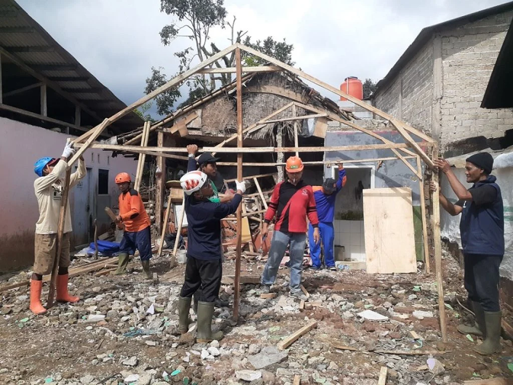 14 Hari di Cianjur, Tim Hunian Darurat Jawa Timur Bangun 10 Rumah