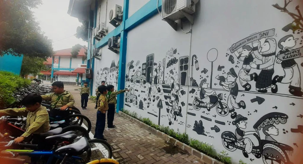 SD Mugeb Punya Mural Damar Kurung Bernuansa Polisi Cilik
