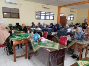 Guru Karyawan Smamita Rutin Mengaji Al-Quran Bersama