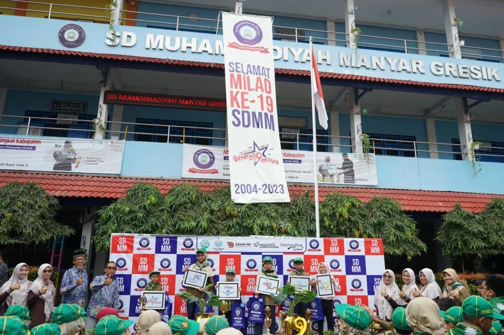 Dramatis, Prosesi Peluncuran Logo Milad Ke-19 SDMM