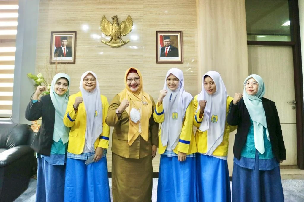 Tiga Siswi Smamio Mengikuti Istanbul Youth Summit