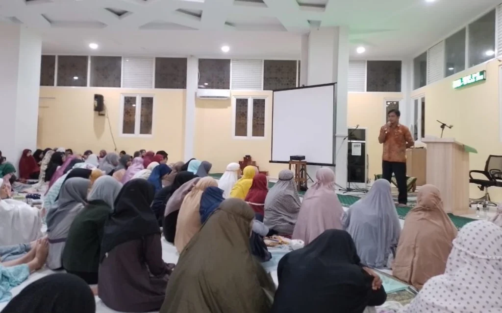 Program Qiyamul Lail Smamsatu Bahas Pergaulan Bebas