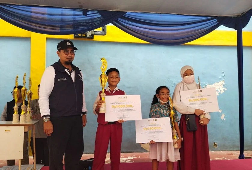 Siswa SDM 3 Ikrom Juara I Olimpiade Bahasa Inggris Pra Musycab Sepanjang