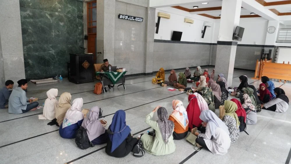 Pemantapan Ibadah Guru Baru SD Mugres Merujuk HPT